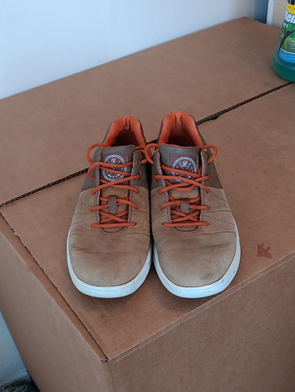 Casual Brown Suede Men’s Sneakers with Orange Accents
